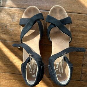 Size 8 Tom’s wedge high heels